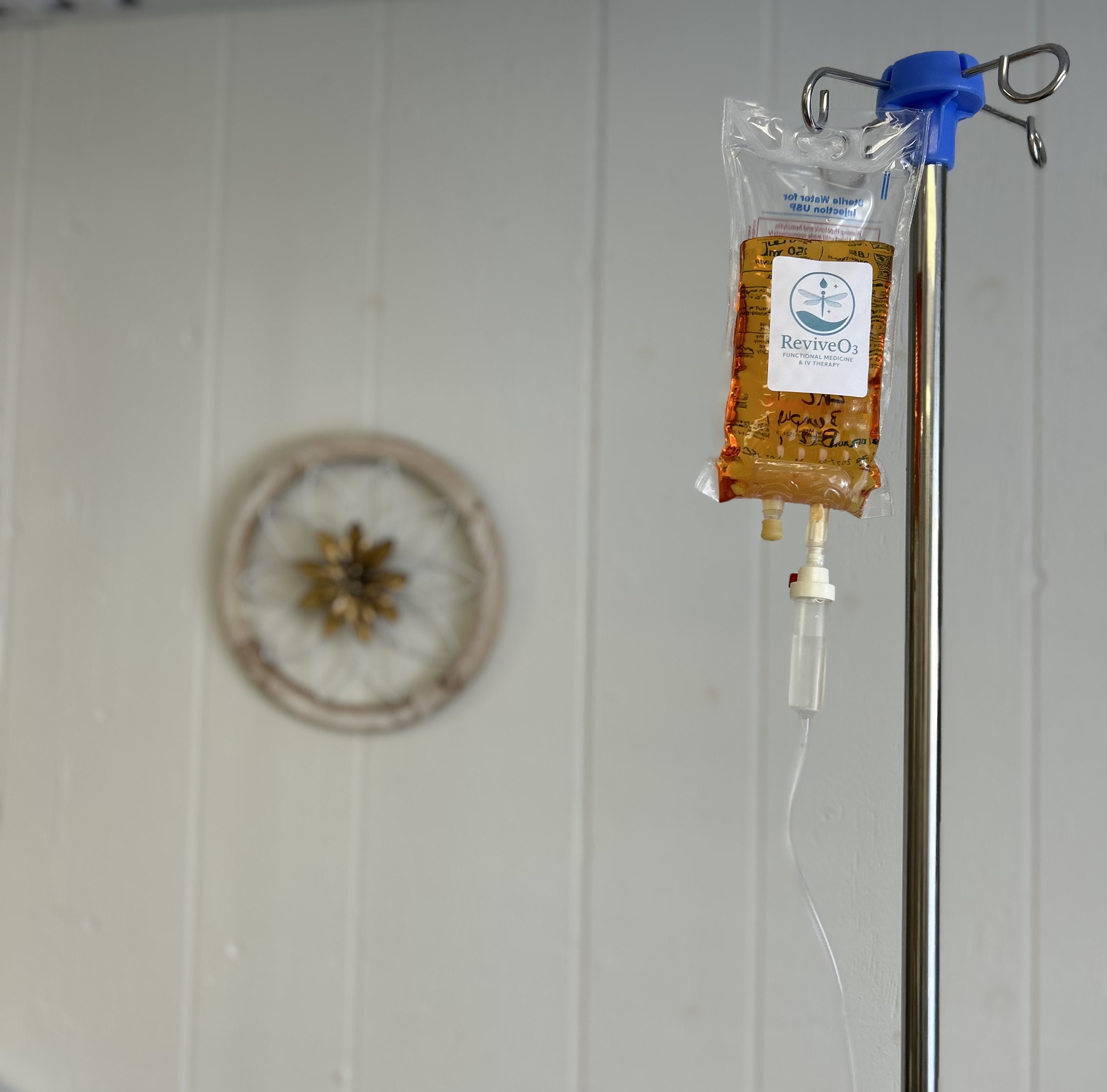 A ReviveO3-labeled IV bag ready for infusion